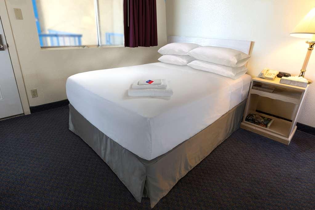 Americas Best Value Inn North Port Ruang foto