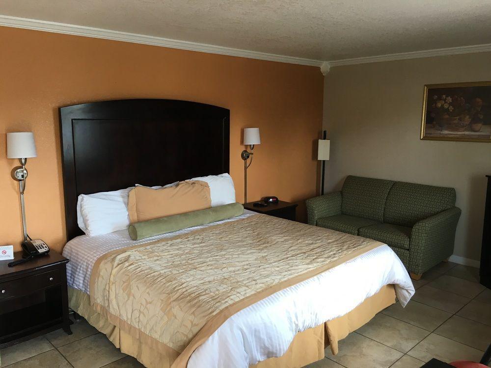 Americas Best Value Inn North Port Bagian luar foto